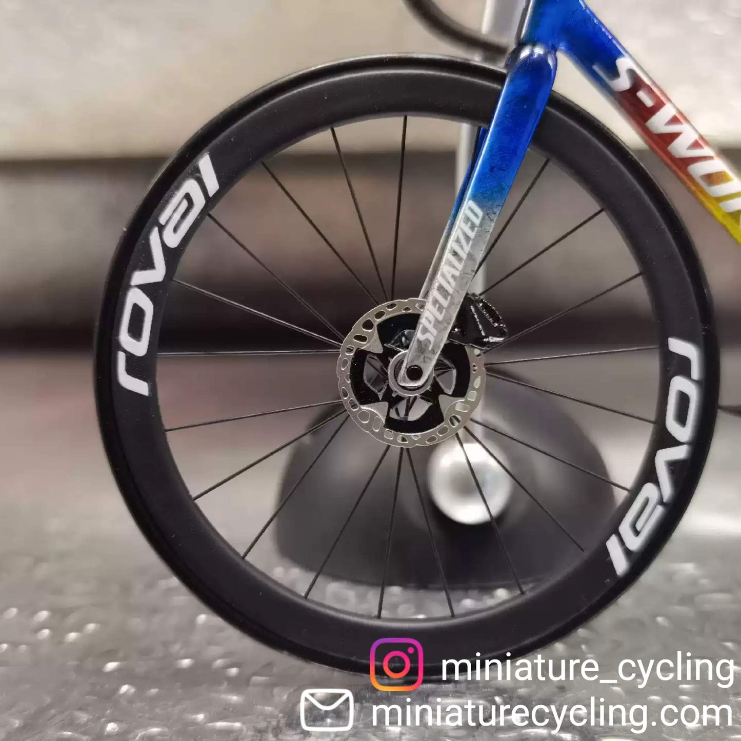 Miniaturas especializadas modelo 1:12 Sworks SL7 SL8 Venge Aethos Roadbike | Presente para seu companheiro ou para você mesmo Modelo em escala