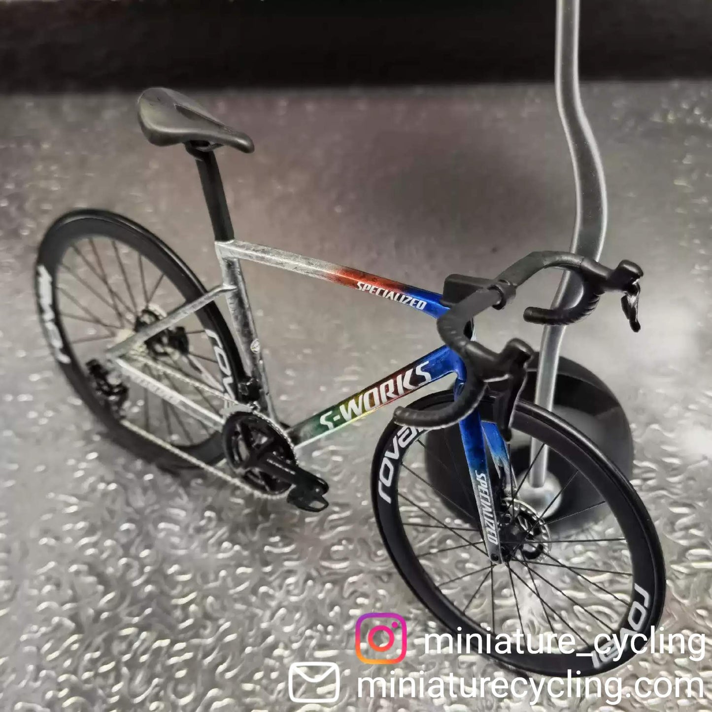 Miniaturas especializadas modelo 1:12 Sworks SL7 SL8 Venge Aethos Roadbike | Presente para seu companheiro ou para você mesmo Modelo em escala