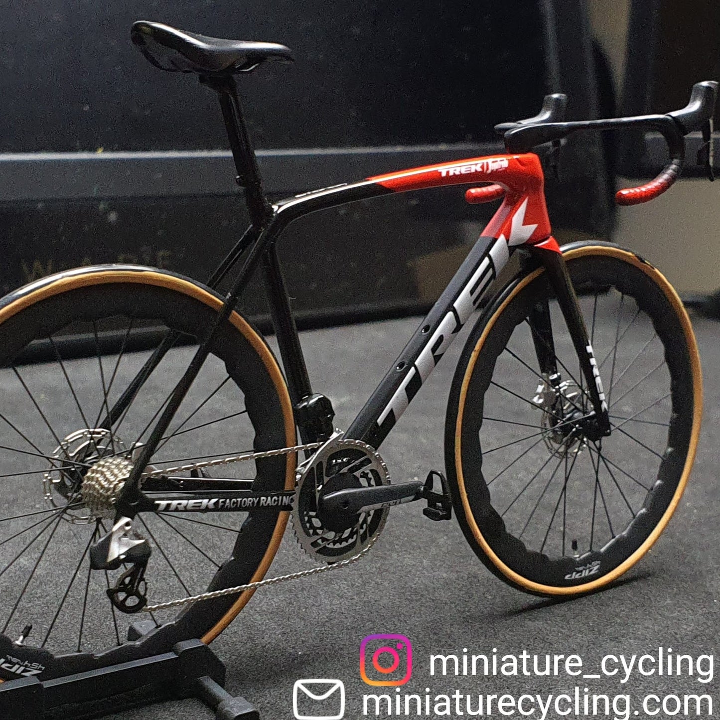 Trek Emonda Miniaturas Modelo 1:12 Roadbike | Presente para seu companheiro ou para você mesmo | Modelo em escala | Ultra realista feito sob medida