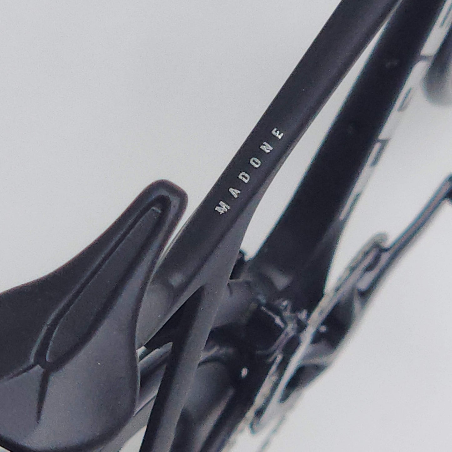 Trek Madone Gen 6 7 Miniatures Model 1:12 Roadbike | Dárek pro vašeho partnera nebo pro sebe | Model v měřítku | Na zakázku ultra realistické