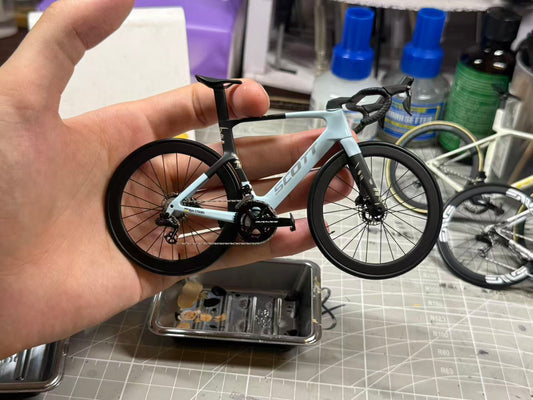 Specialized Miniatures Modèle 1:12 Sworks SL7 SL8 Venge Aethos Roadbike | Cadeau pour votre partenaire ou vous-même