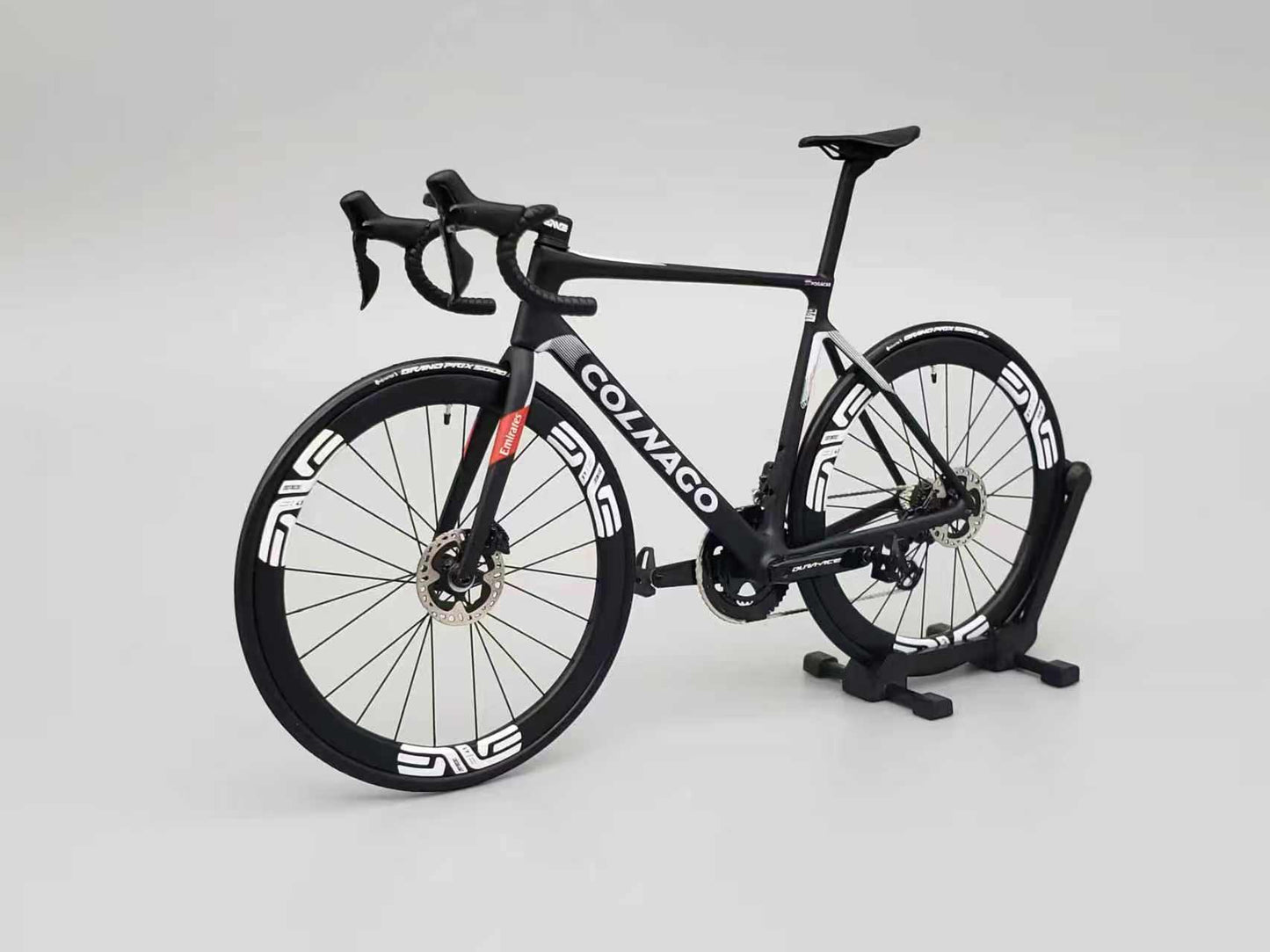 Bianchi Oltre XR4 Specialissima Miniatures Modèle 1:12 Vélo de route | Cadeau pour votre compagnon ou vous-même | Modèle réduit | Ultra réaliste sur mesure