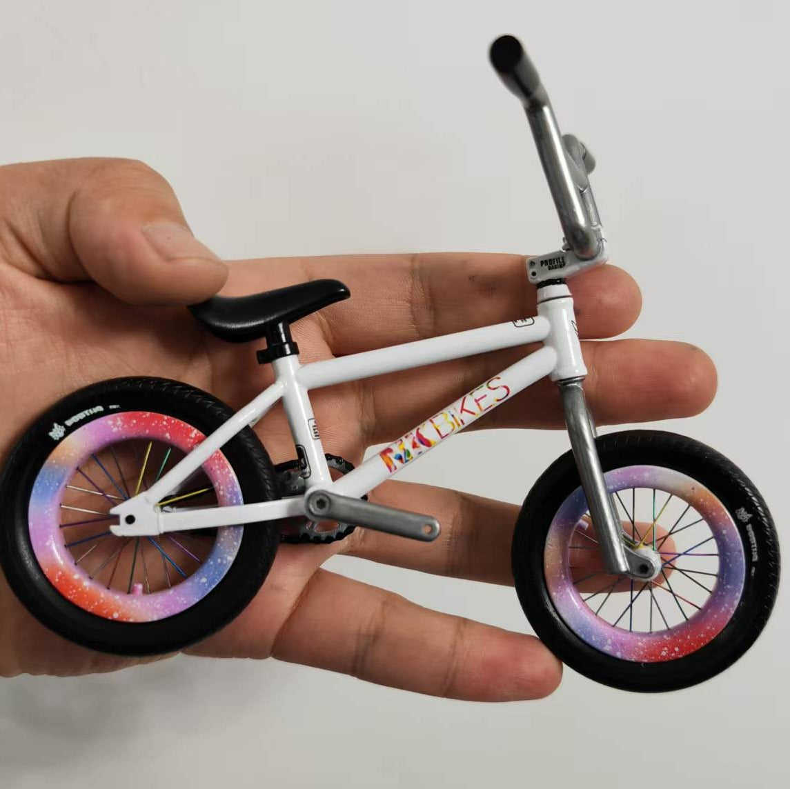 ミニチュアサイクリング |超リアルなカスタム手作りロードバイクモデル