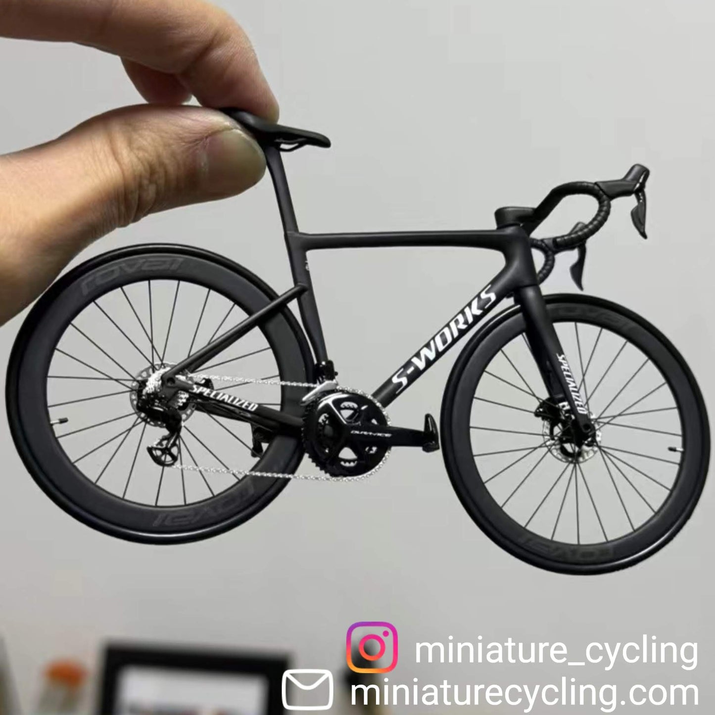 Specialized Miniatures Modello 1:12 Sworks SL7 SL8 Venge Aethos Roadbike | Regalo per il tuo amico o per te stesso. Modello in scala